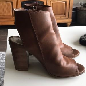 Brown Madden girl booties size 6.5